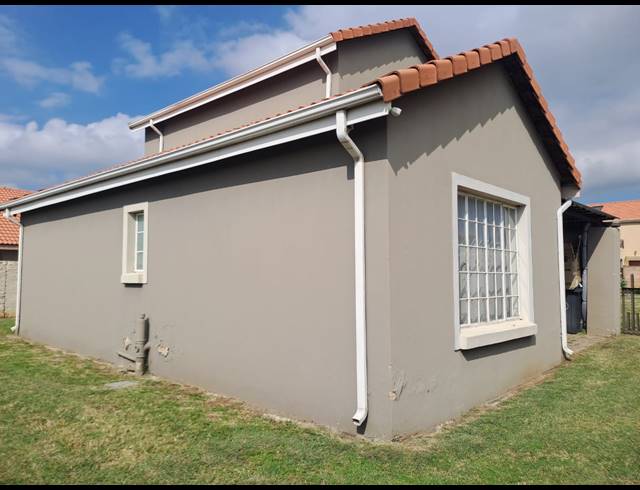 4 BEDROOM TOWNHOUSE FOR SALE IN WATERKLOOF